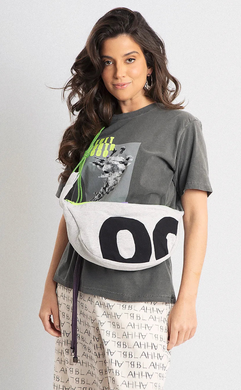 Bolsa Quase Poesia, crossbody, cinza – foto 1