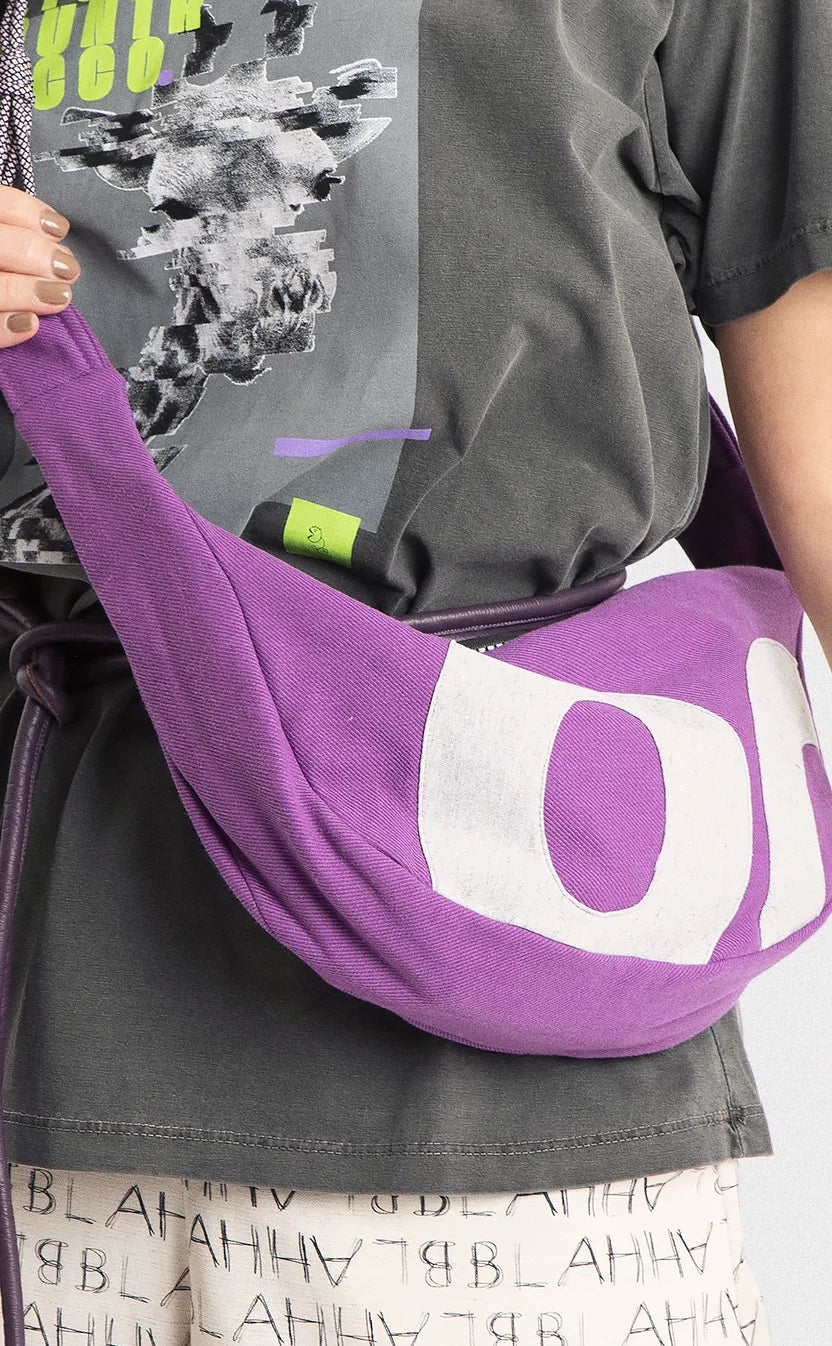 Bolsa Quase Poesia, crossbody, roxa – foto 4