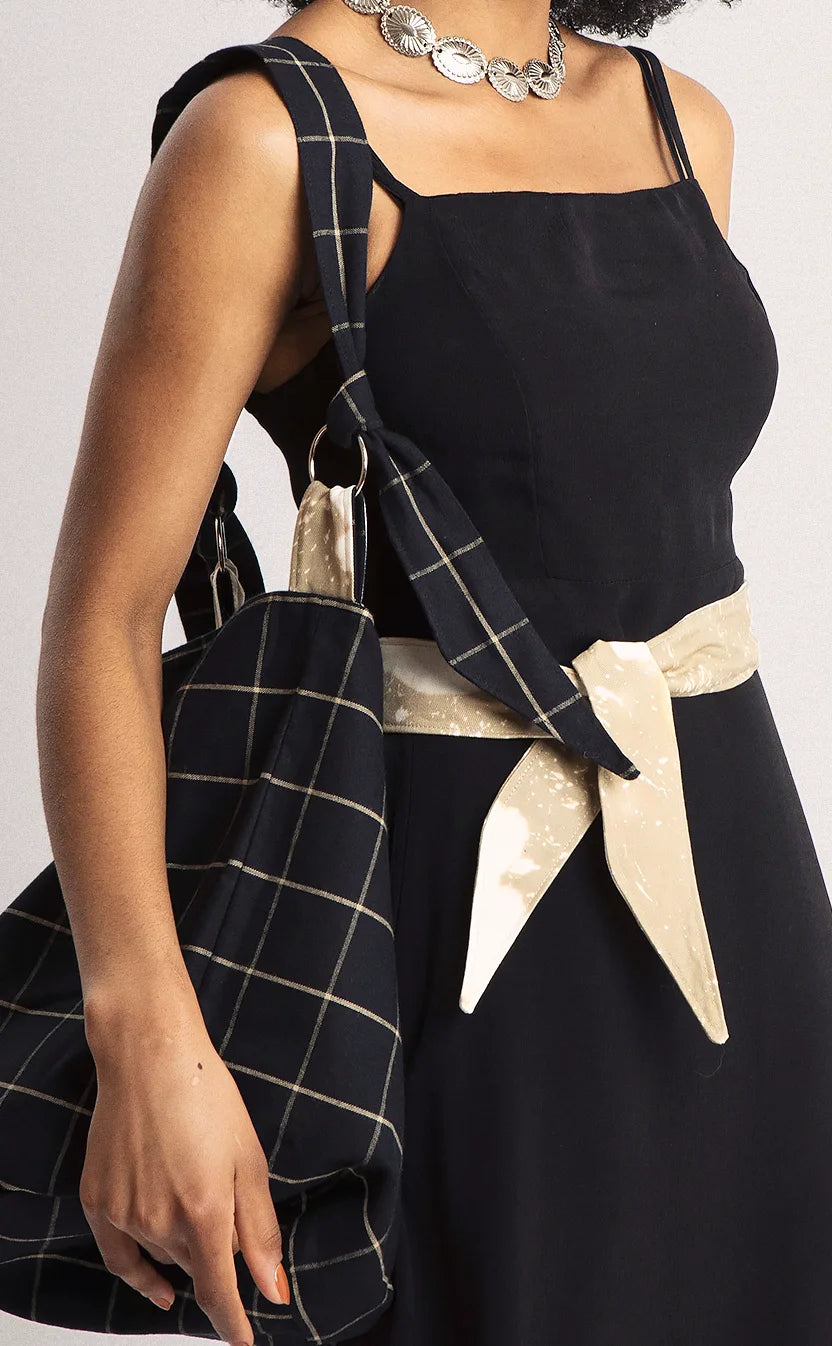 Bolsa Vivienne, bucket, dupla-face, areia e preta – foto 4