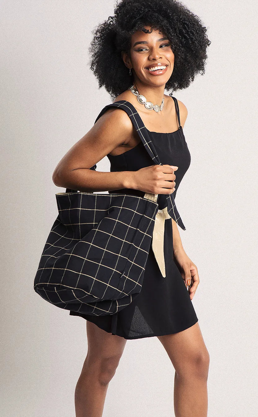 Bolsa Vivienne, bucket, dupla-face, areia e preta – foto 6