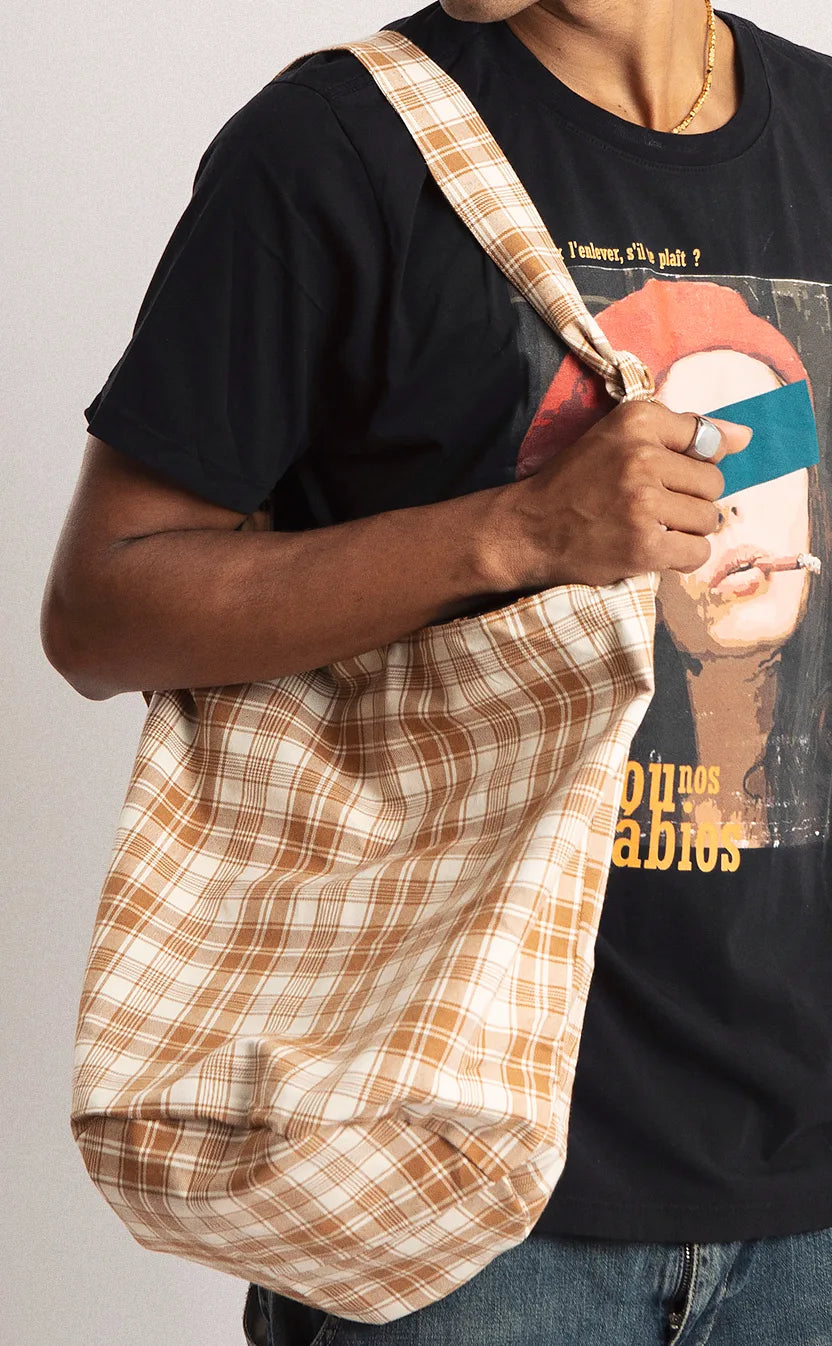 Bolsa Vivienne, bucket, dupla-face, preta e marrom – foto 4