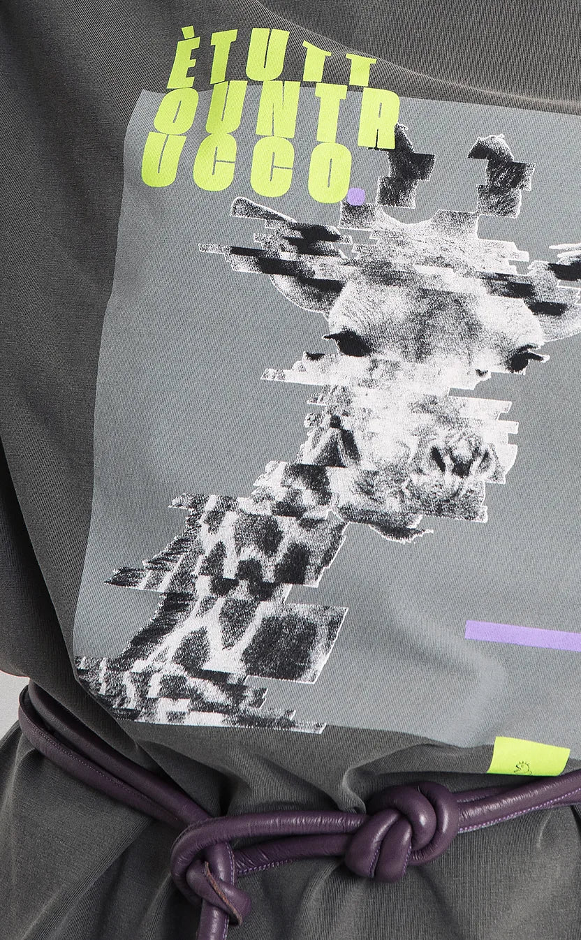 Camiseta È Tutto un Trucco – foto 5